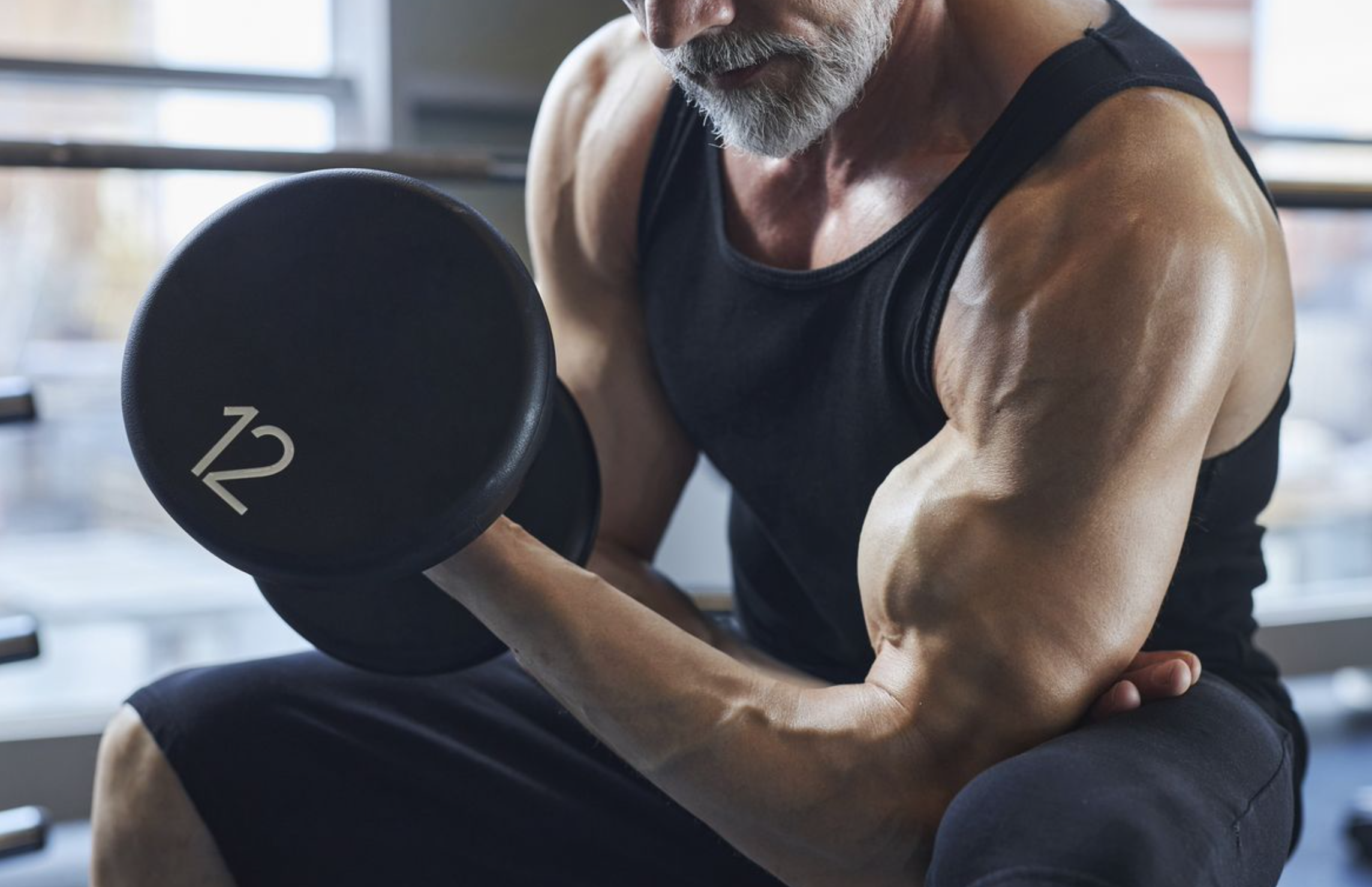 Entrenamiento de fuerza o ejercicio de cardio para envejecer bien